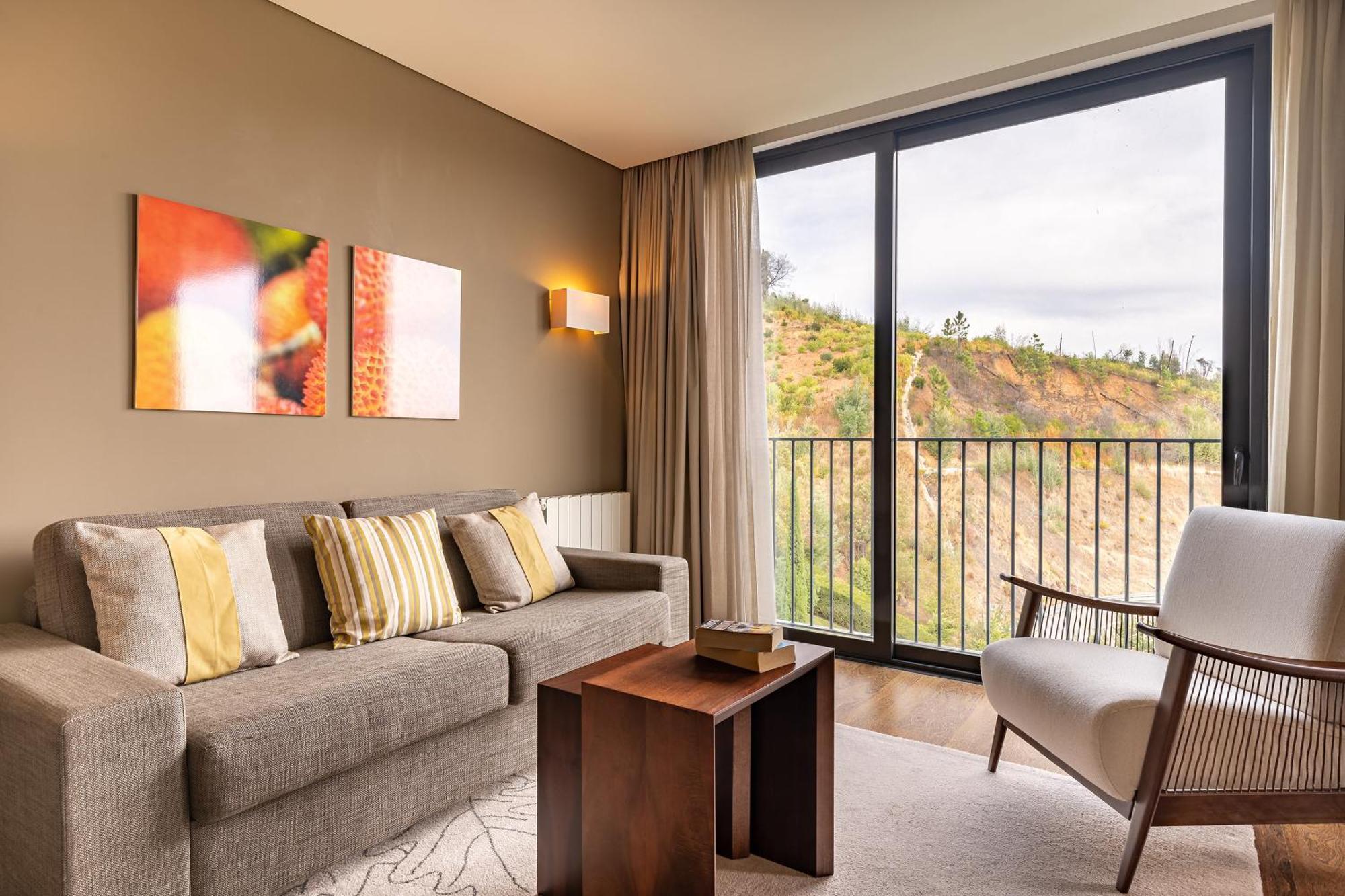 มอนชิเก รีสอร์ต แอนด์ สปา Hotel มอนชีเก ภายนอก รูปภาพ Living room