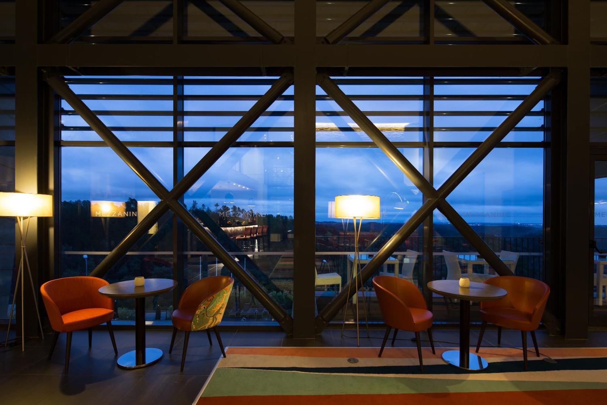 มอนชิเก รีสอร์ต แอนด์ สปา Hotel มอนชีเก ภายนอก รูปภาพ The interior of the lounge