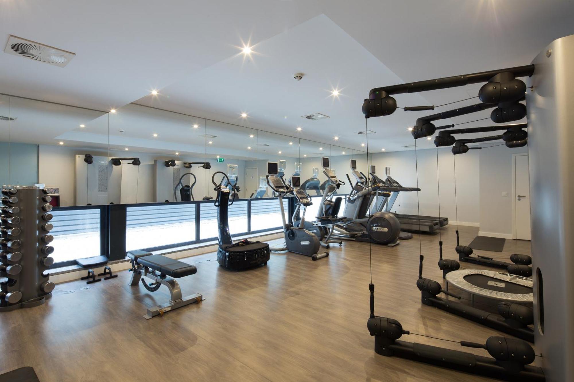 มอนชิเก รีสอร์ต แอนด์ สปา Hotel มอนชีเก ภายนอก รูปภาพ The gym at the hotel