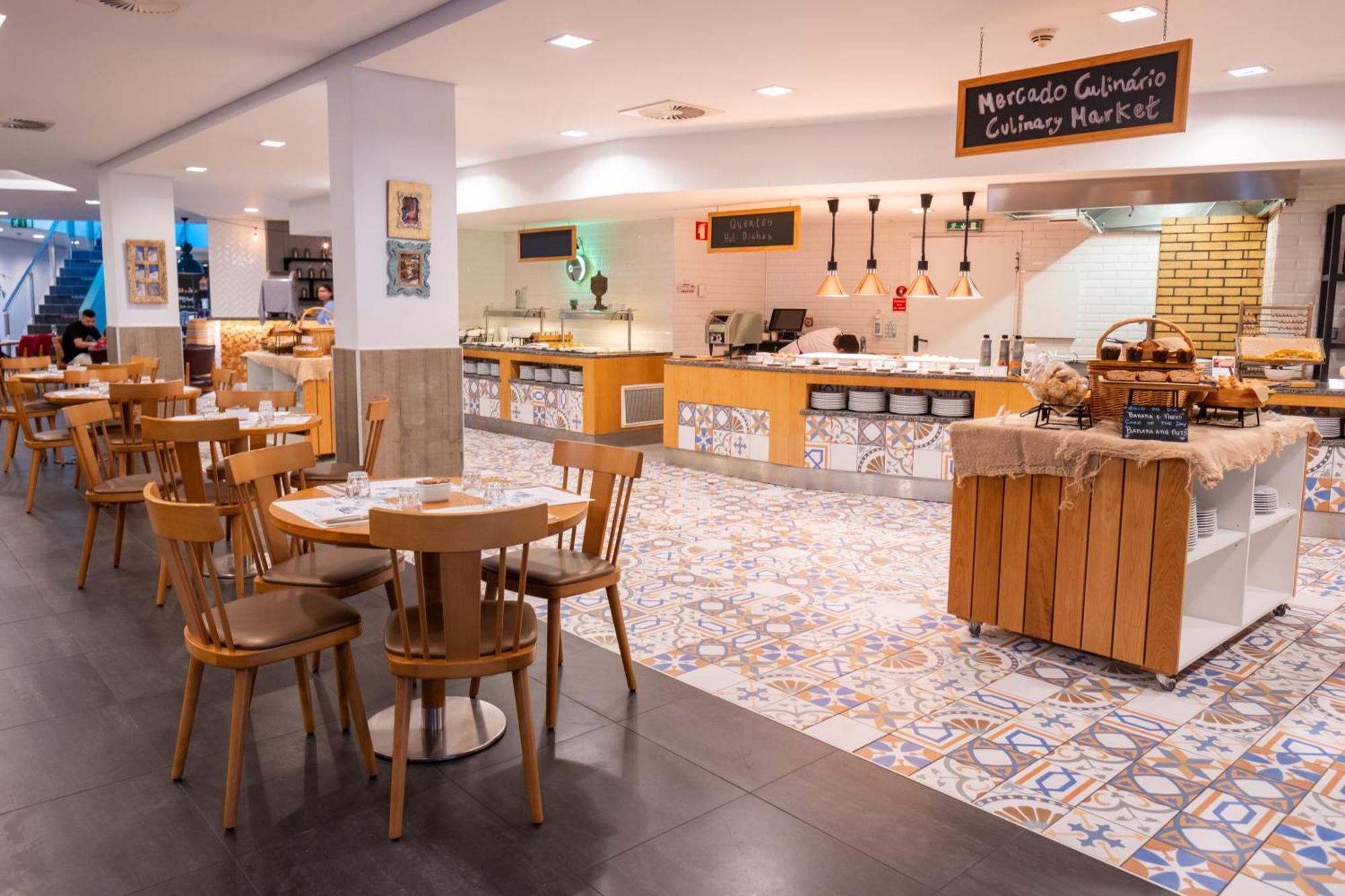 มอนชิเก รีสอร์ต แอนด์ สปา Hotel มอนชีเก ภายนอก รูปภาพ Restaurant