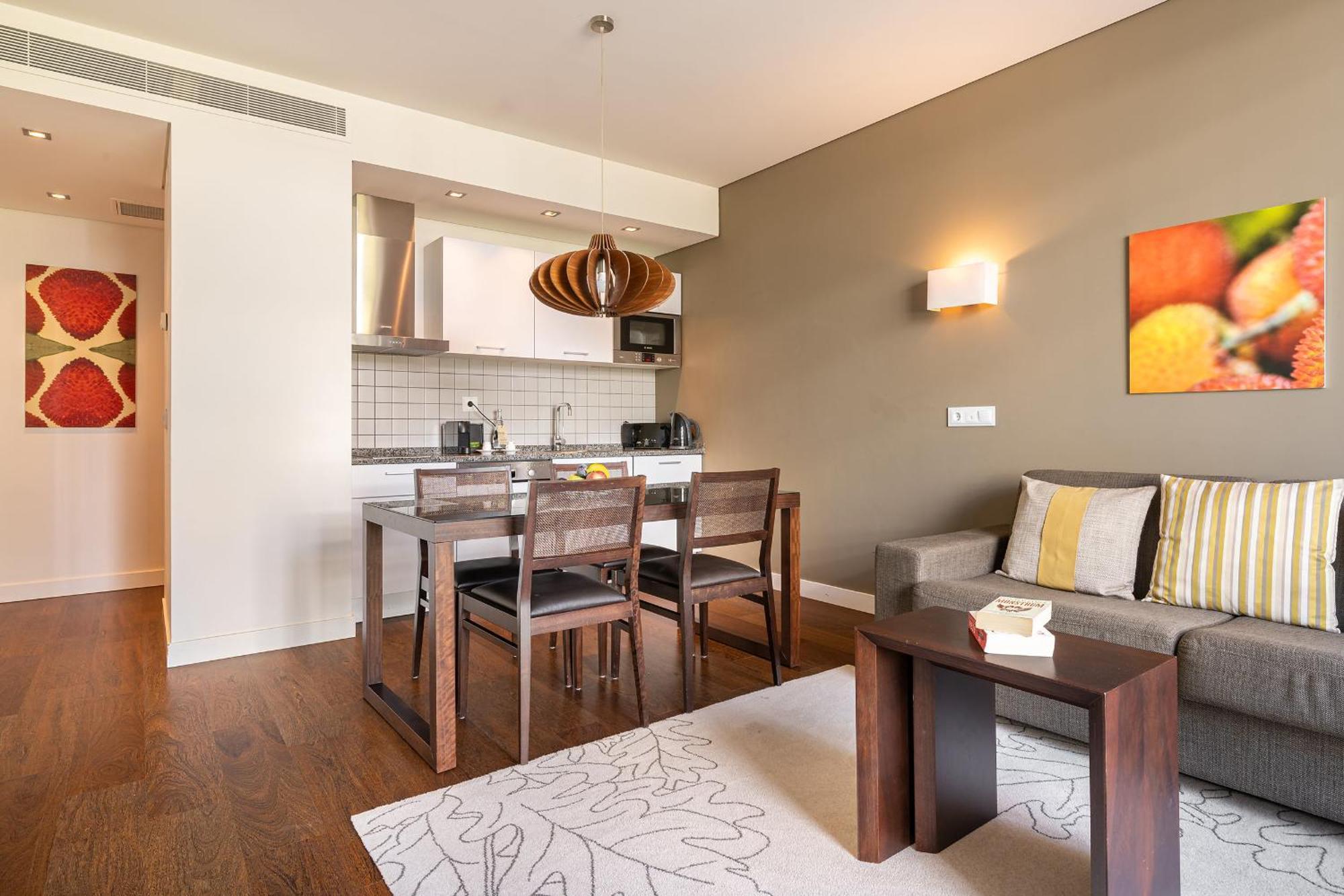 มอนชิเก รีสอร์ต แอนด์ สปา Hotel มอนชีเก ภายนอก รูปภาพ A typical apartment at the complex